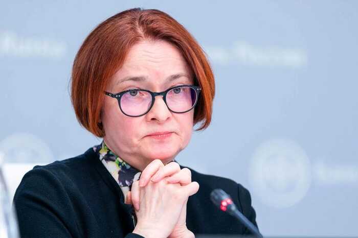 На главу Центробанку РФ Набіулліну тиснуть через проблеми в економіці, - Bloomberg