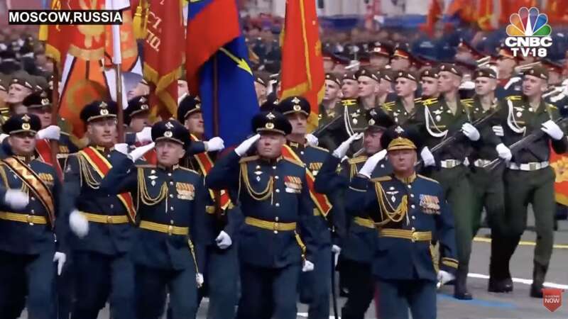 Стало менше техніки та військових. Парад Путіна у цифрах фото 3 exihhixdiqzuzrz